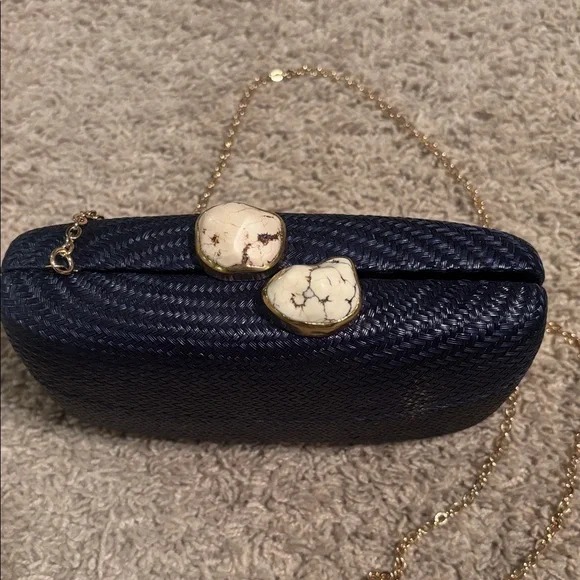 Kayu Jen Clutch with white stone - Picture 2 of 7